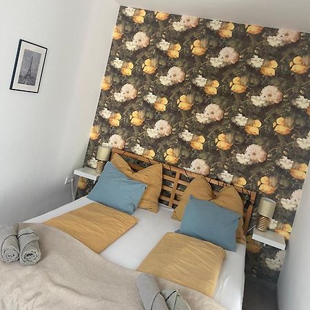 Gyoengy Apartman Sopron Extérieur photo