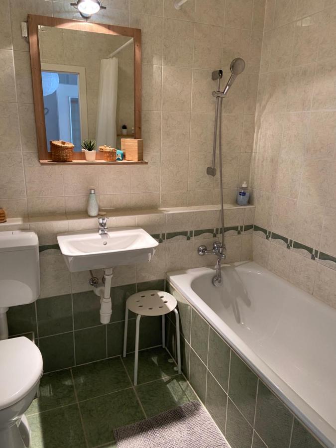 Gyoengy Apartman Sopron Extérieur photo