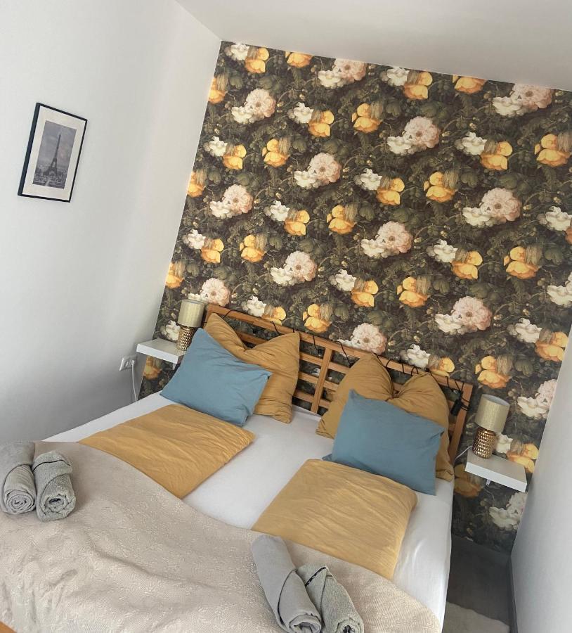 Gyoengy Apartman Sopron Extérieur photo